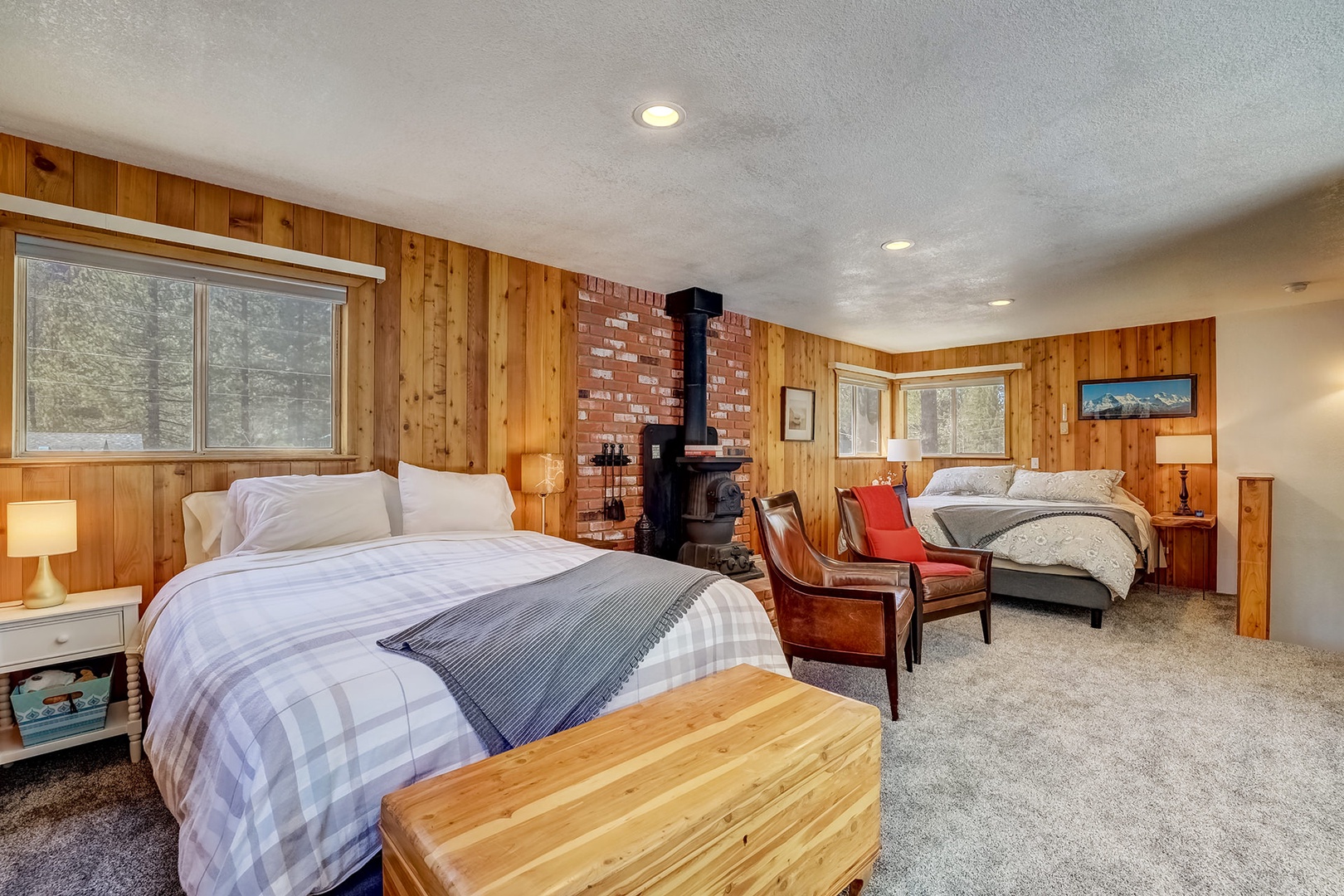 Bedroom 3 with King and full bed