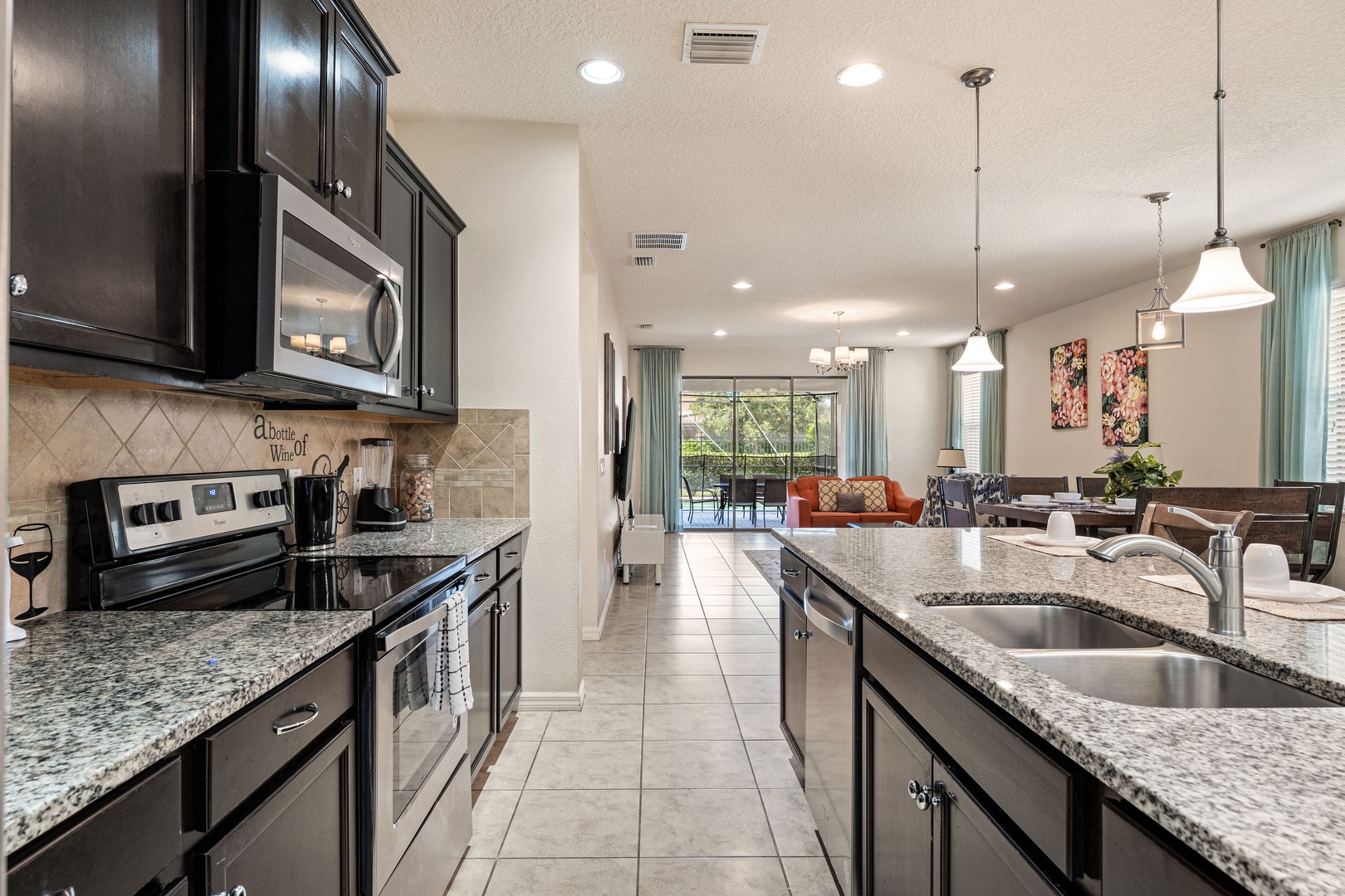 Fully equipped kitchen