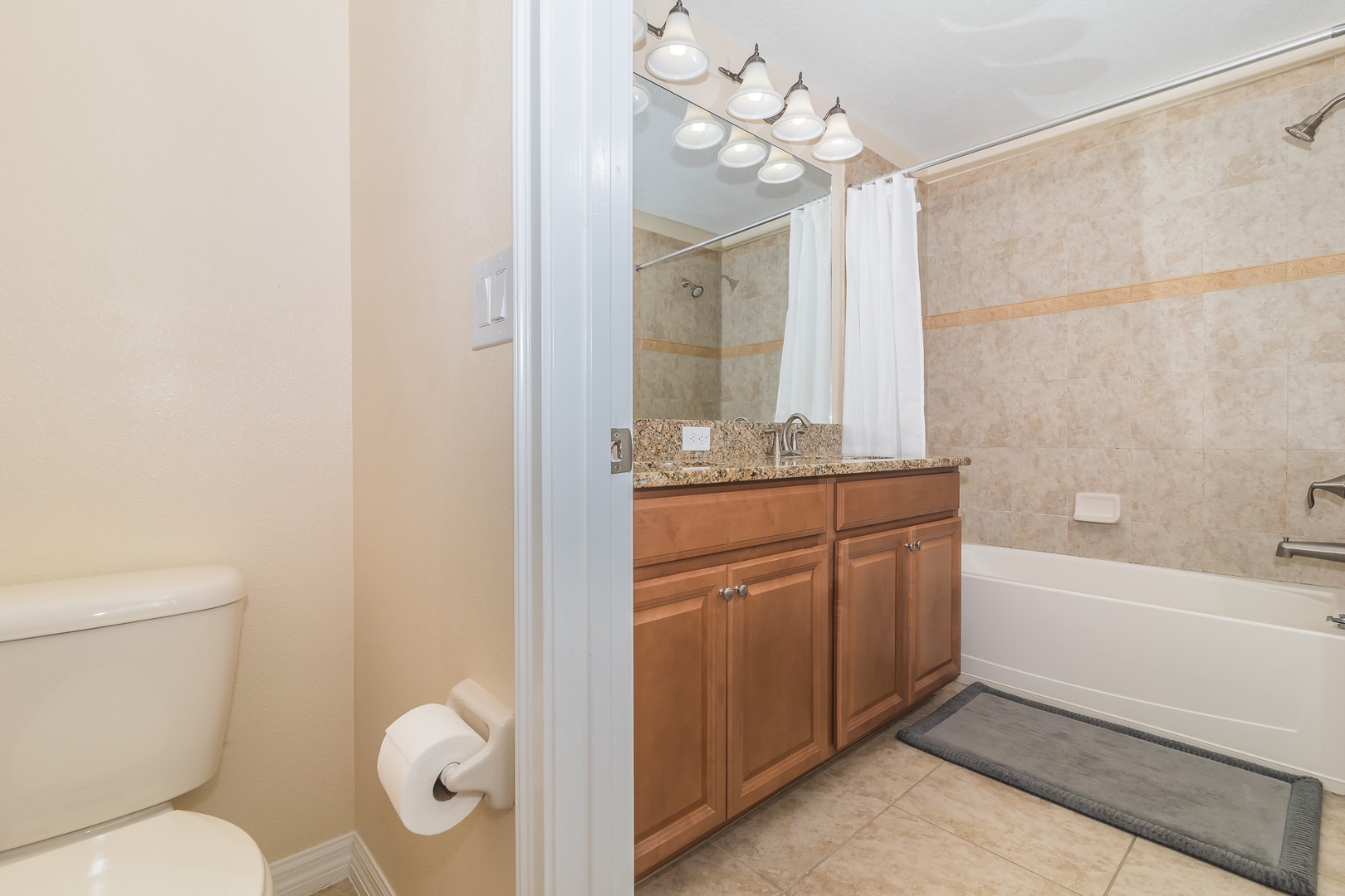Bedroom 2 en suite with shower/tub combo (2nd floor)