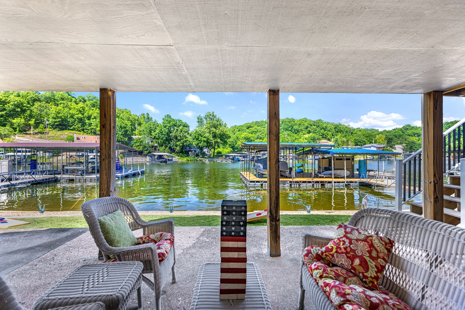 Lower deck with outdoor seating