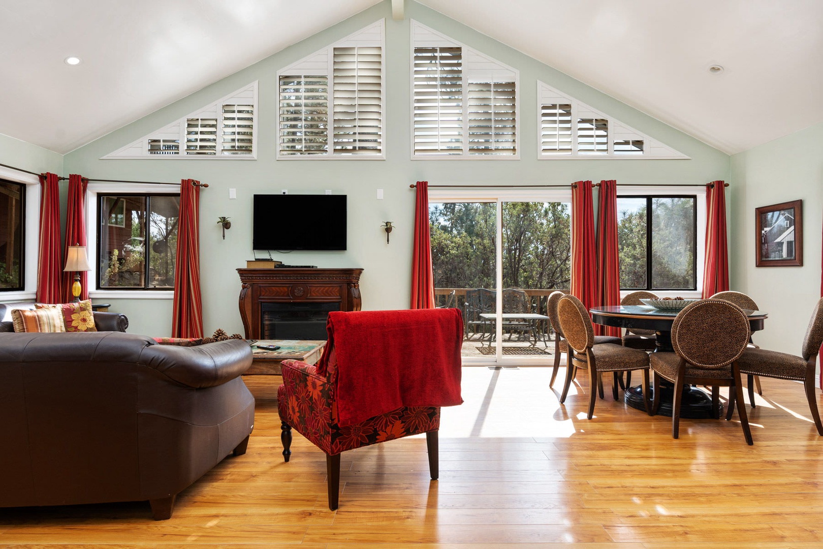 Open concept dining room and living room space