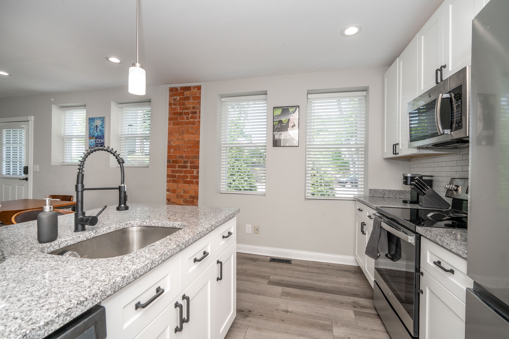 Fully furnished and equipped kitchen