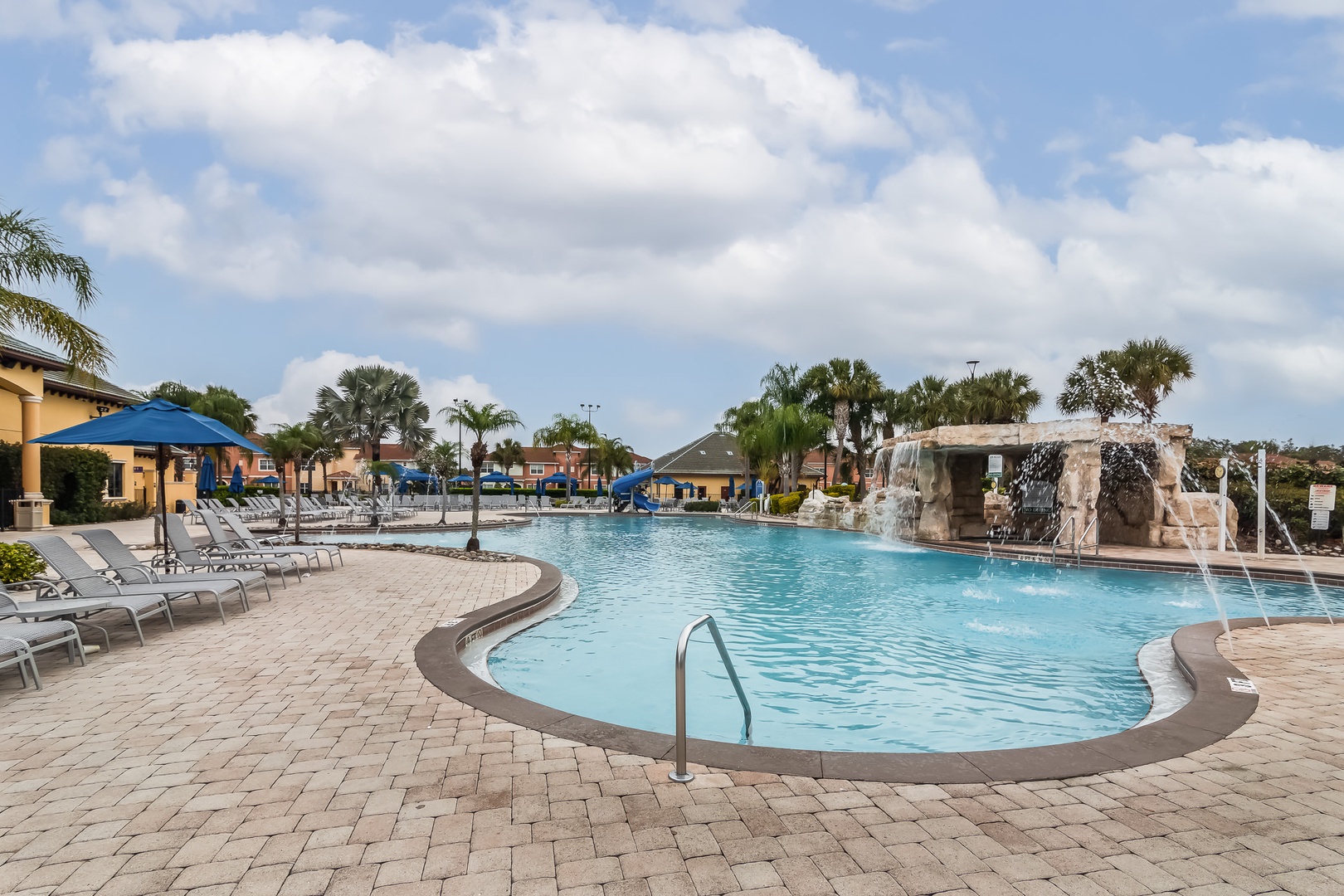 Paradise Palms Resort splash community pool