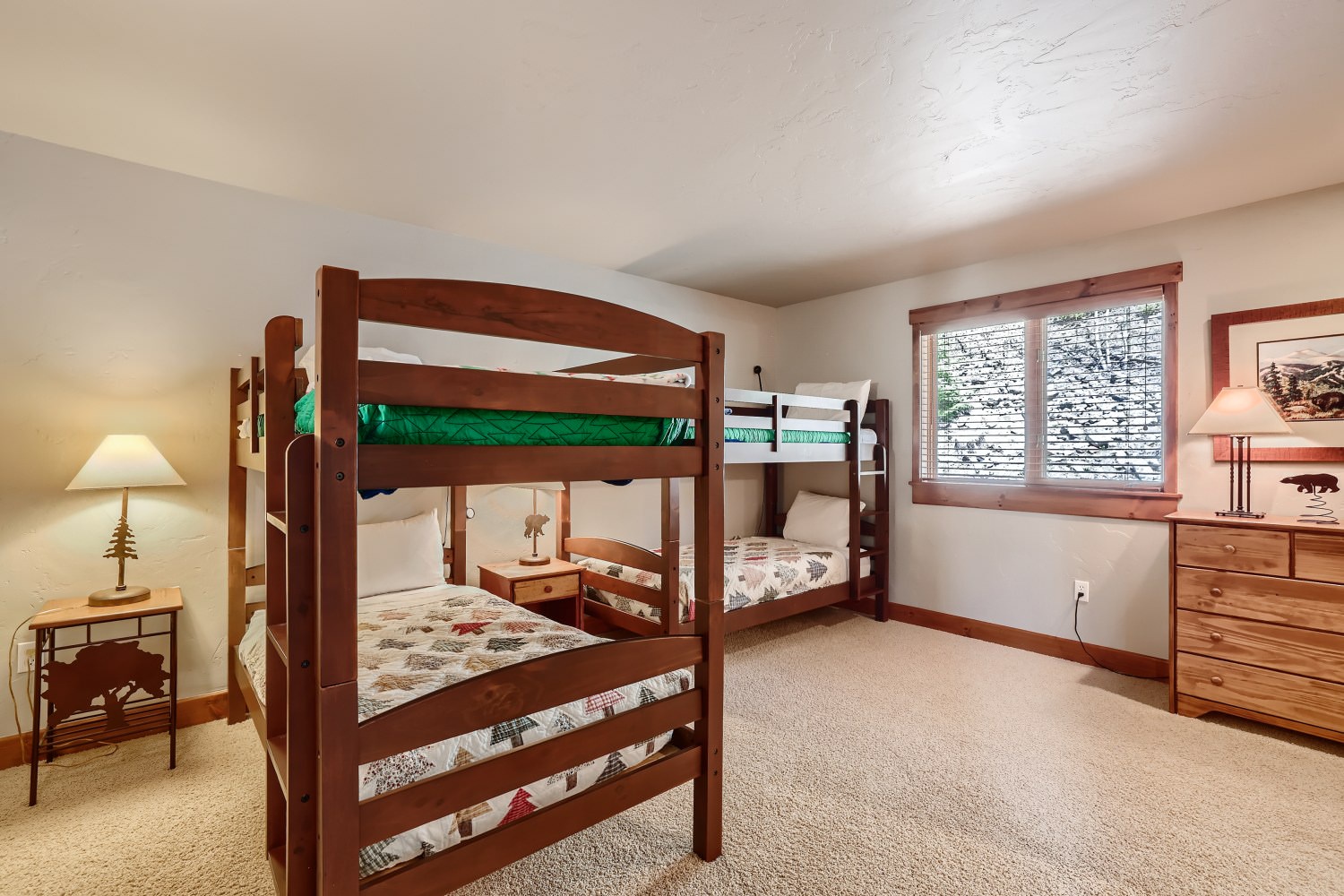 Bedroom 3 with 2 sets of Twin over Twin bunk Beds