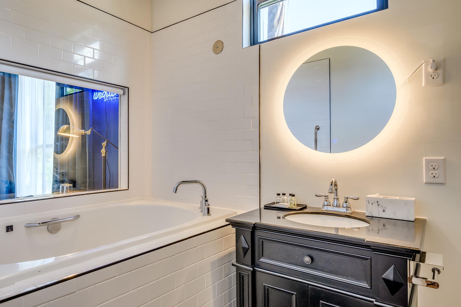 Suite 102 – A deep Soaking Tub and gorgeous finishes will delight in the 1st Floor Blue Kusama En Suite