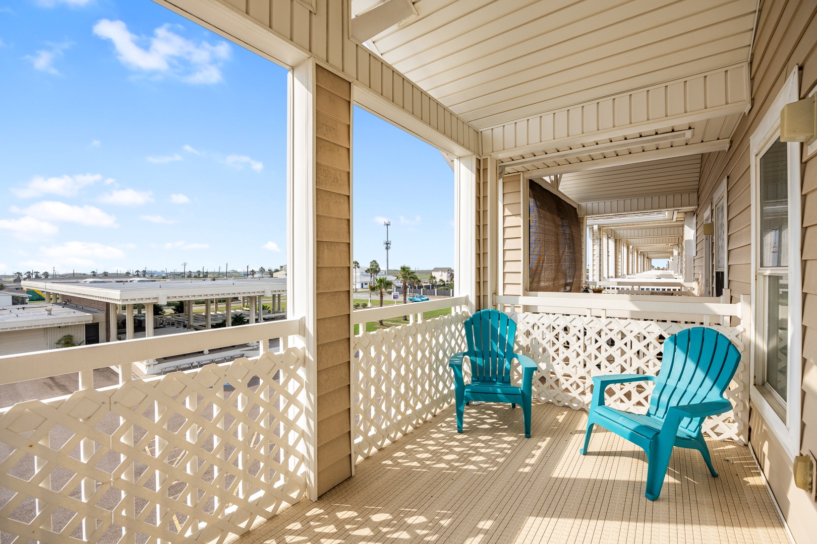 Step out onto the balcony & soak in the amazing views!