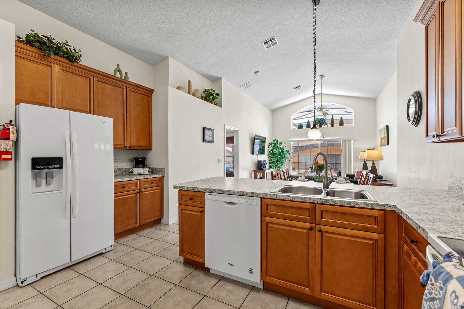 Fully furnished and equipped kitchen