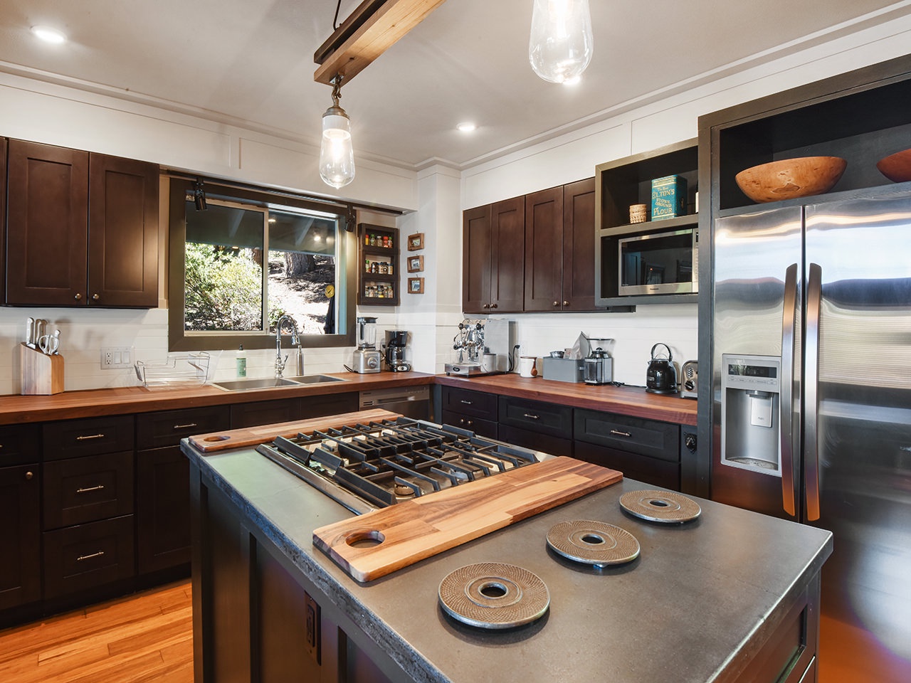 Gourmet kitchen