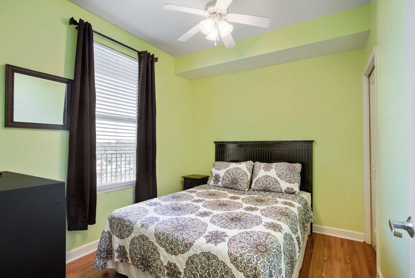 Queen Bedroom with Ceiling Fan & Smart TV