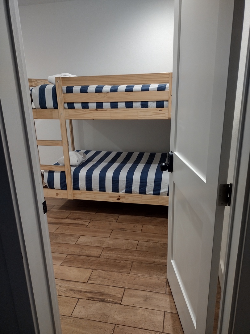 2nd bedroom: Twin bunk bed, great for kids (2nd floor)