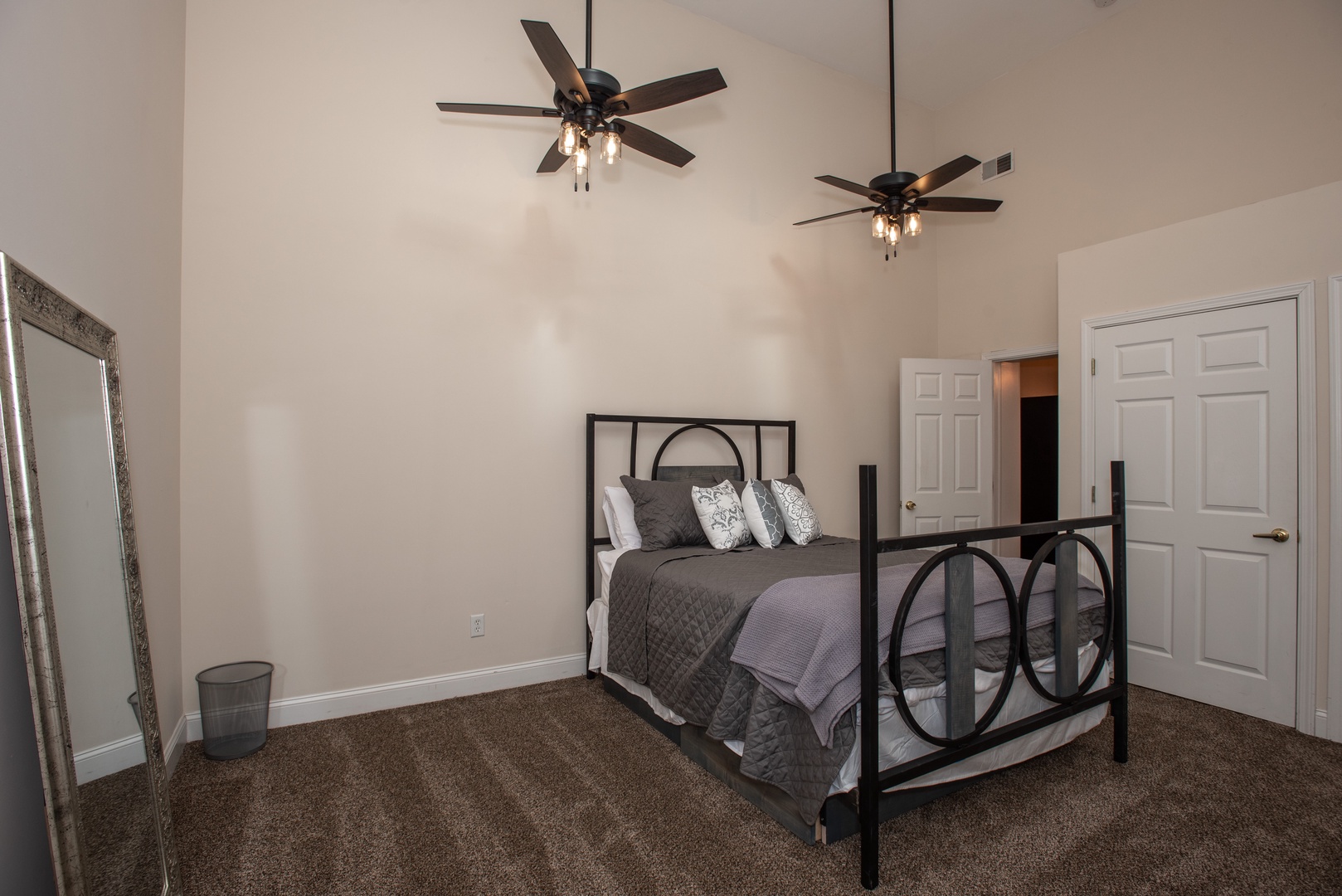 Bedroom #1 Queen