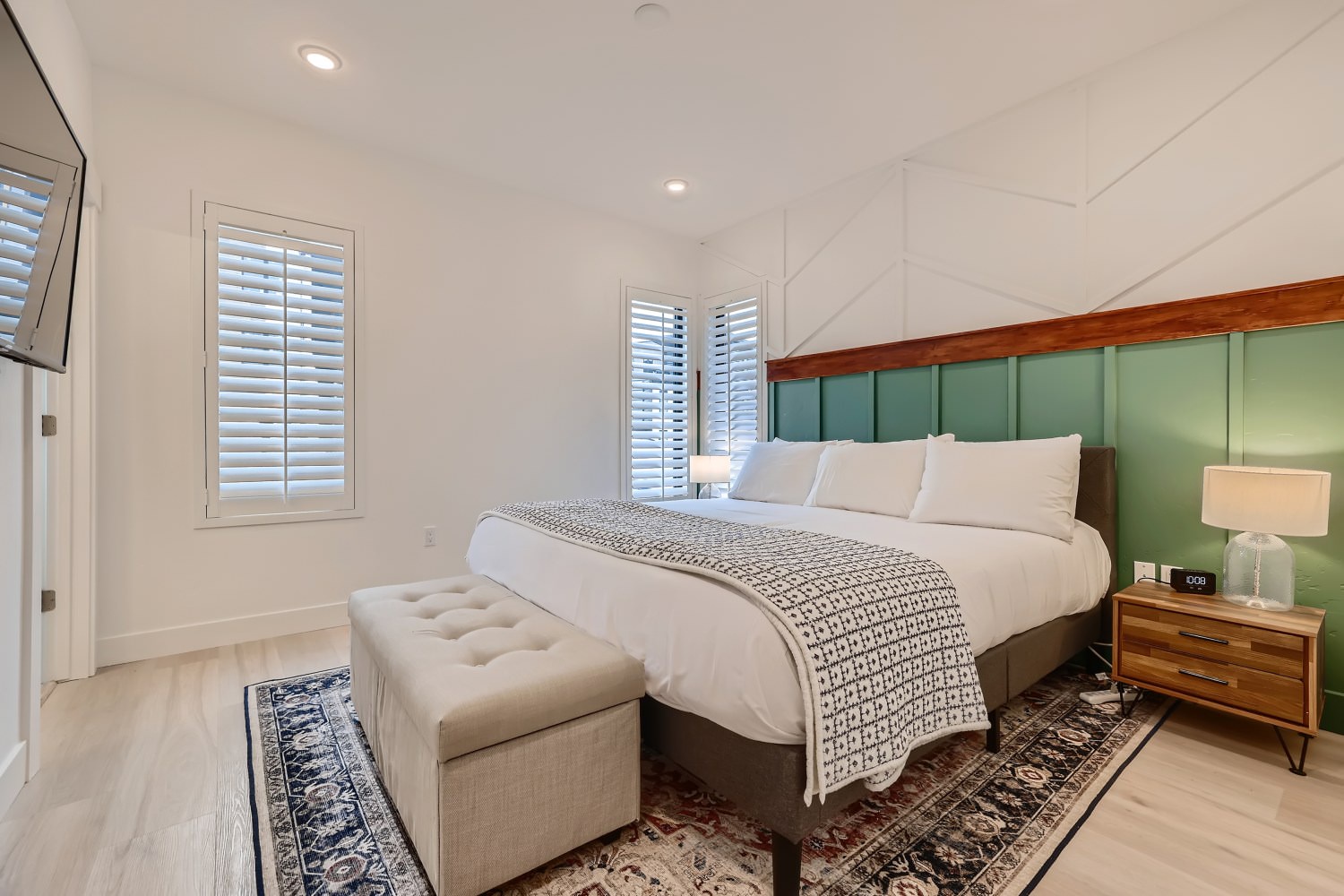 Bedroom 1 with King bed, Smart TV, and en suite