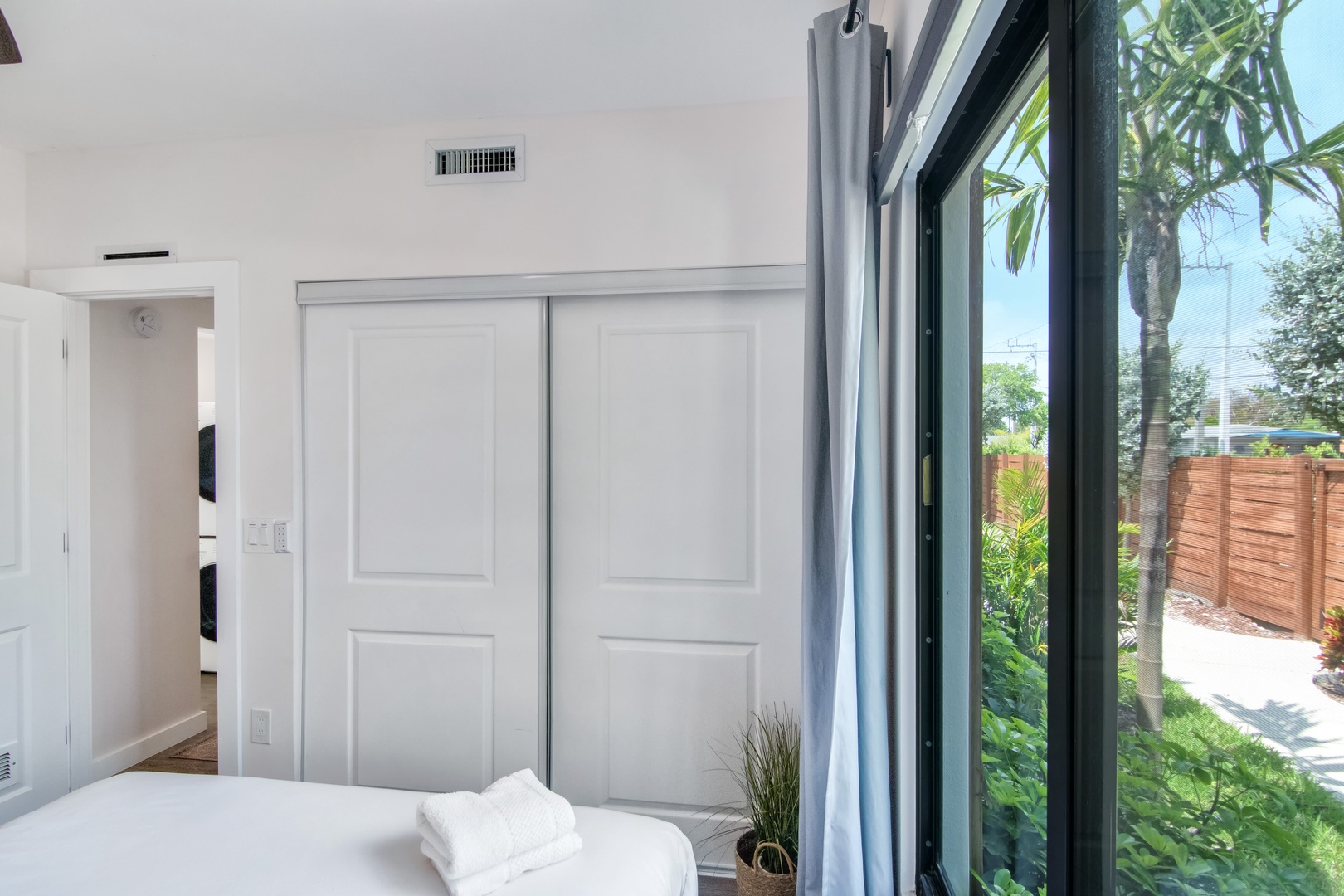 Main House: Bedroom 3 with queen bed