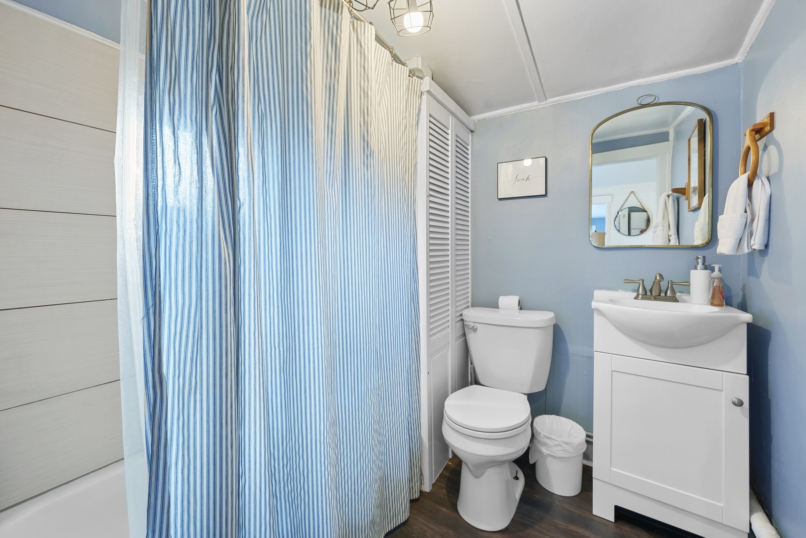 A single vanity & shower/tub combo awaits in the full bath