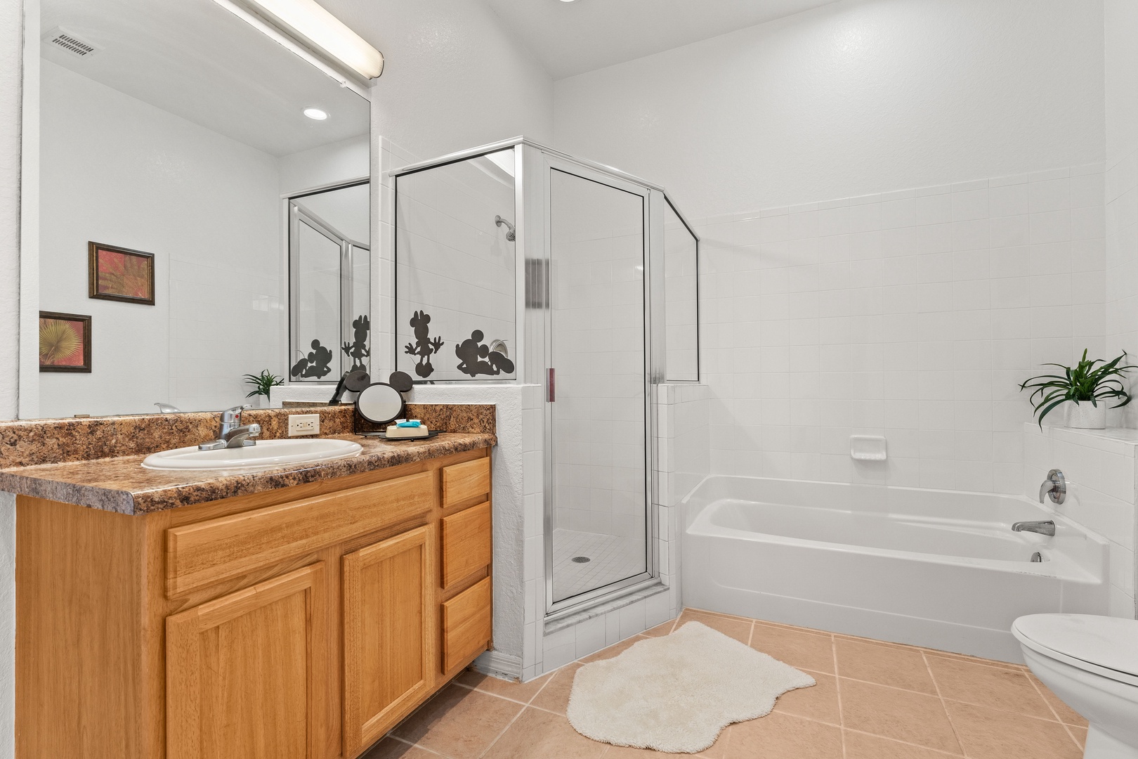 Ensuite bathroom with separate shower, and tub