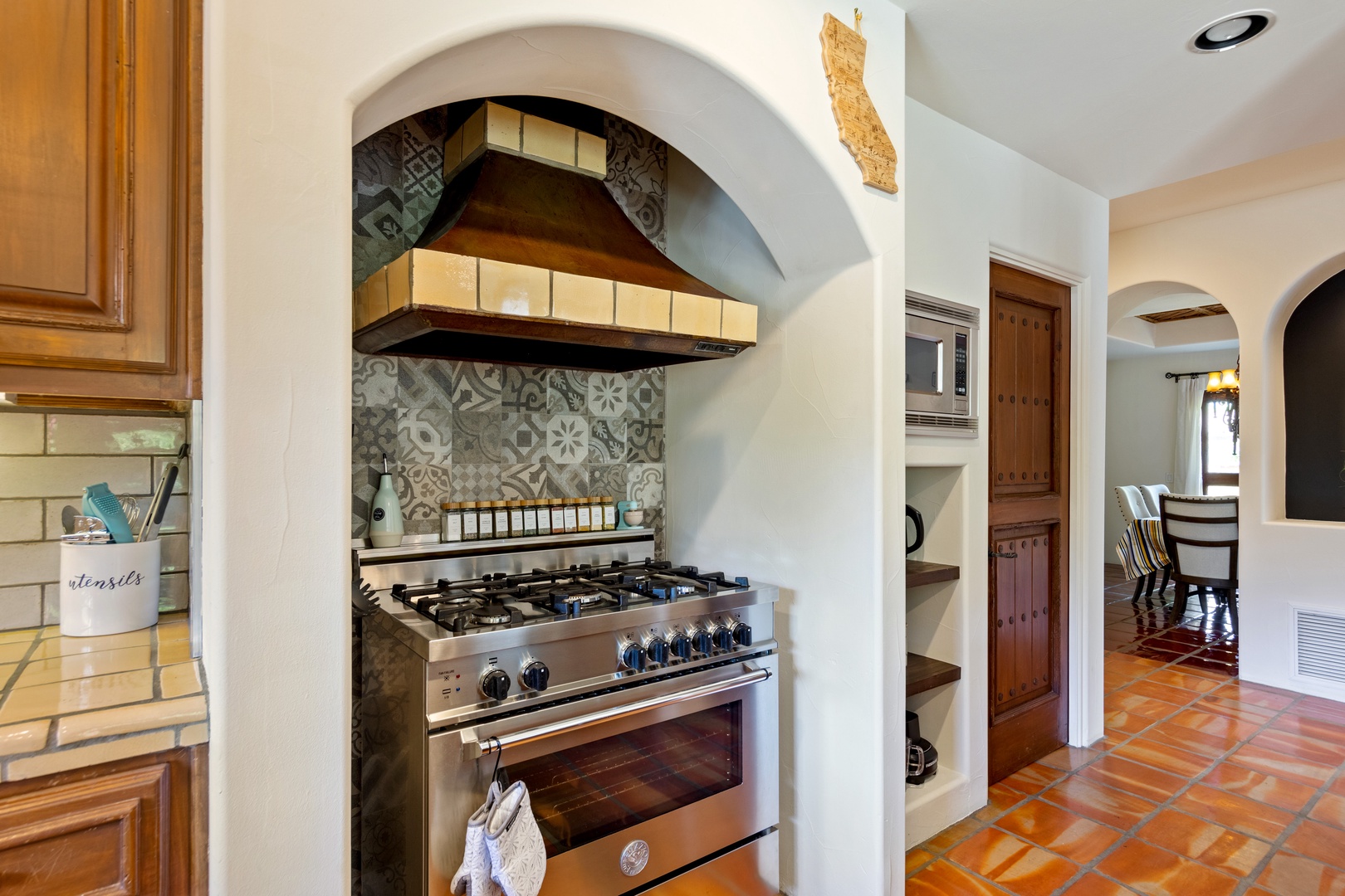Fully equipped kitchen