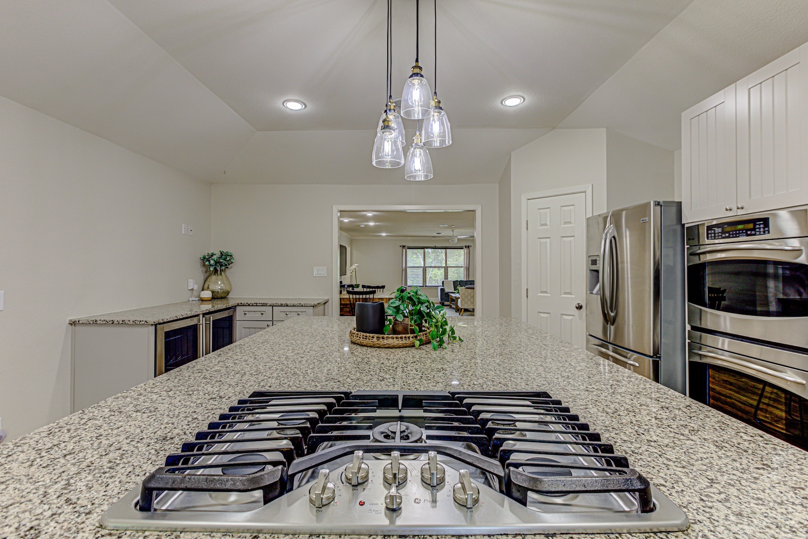 The spacious, elegant kitchen offers all the comforts of home