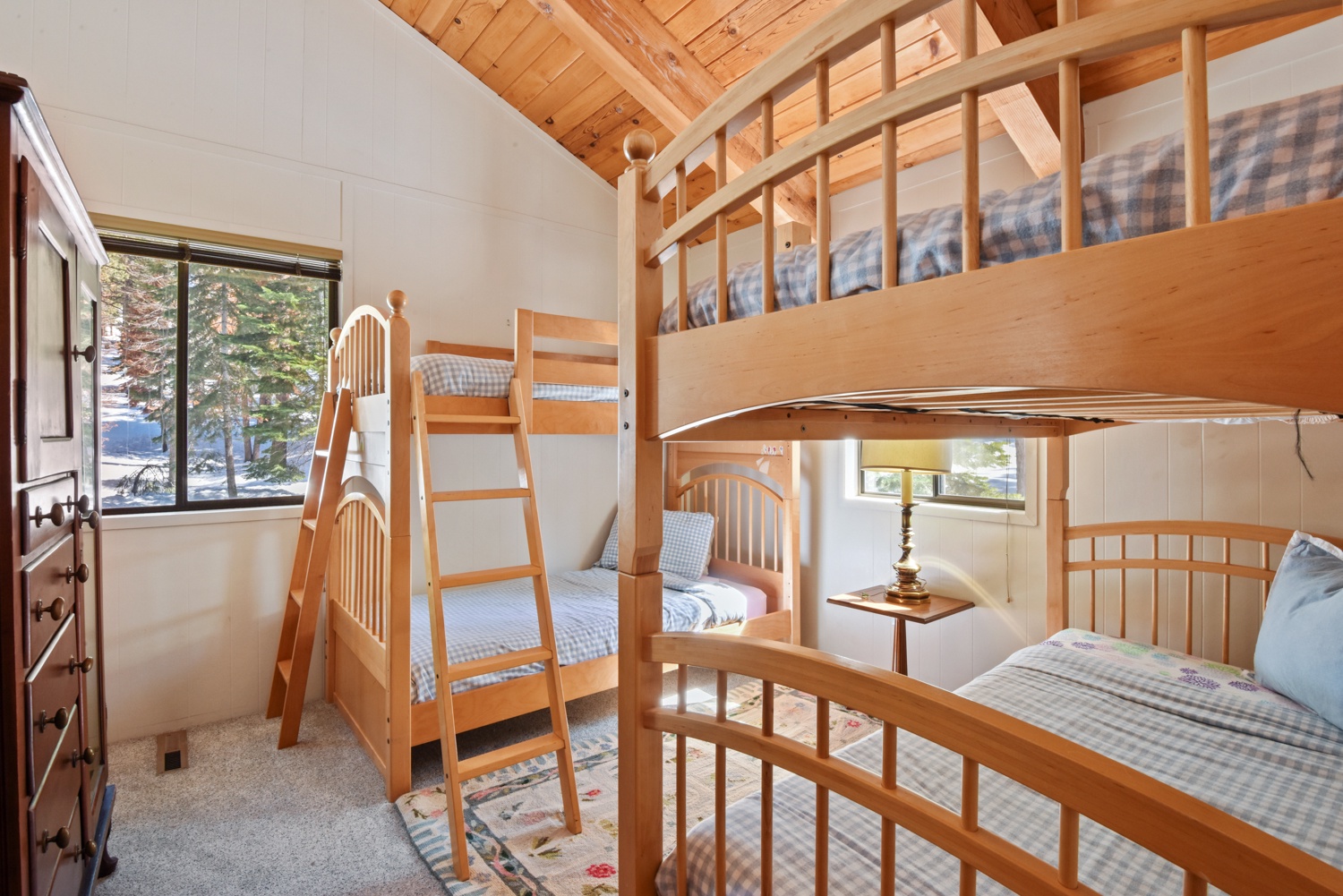 Bedroom 3 with 2 bunk beds