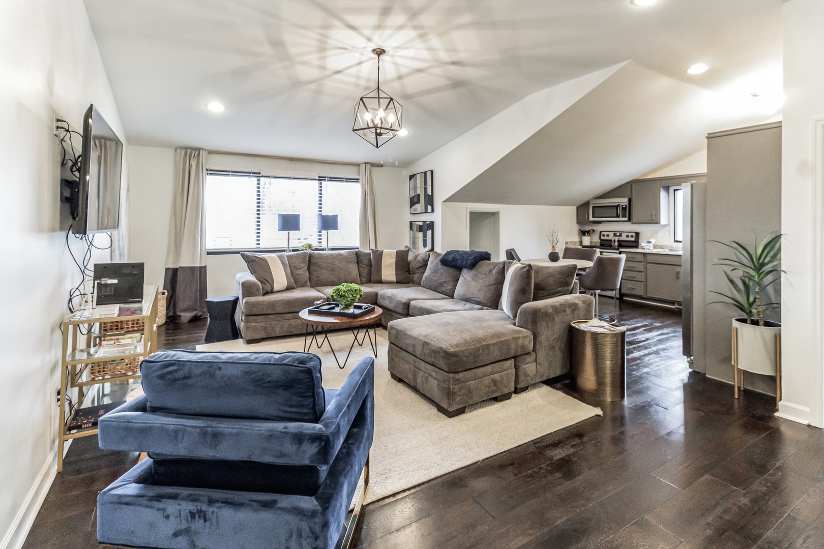 Unit C2: Head upstairs to kick back & relax in the cozy, updated living spaces