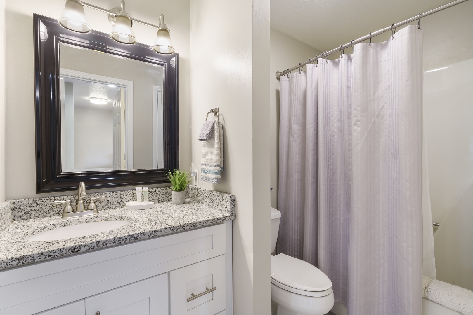 Bathroom with Show/Tub combo shared and accessible to the bedroom