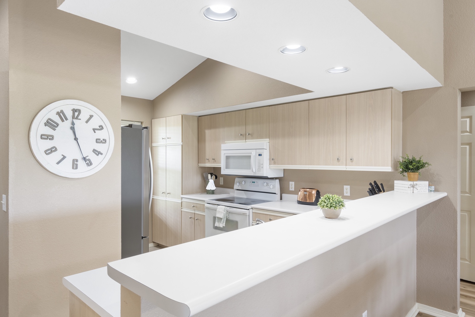 Fully equipped kitchen with spacious countertops for prepping  your meals
