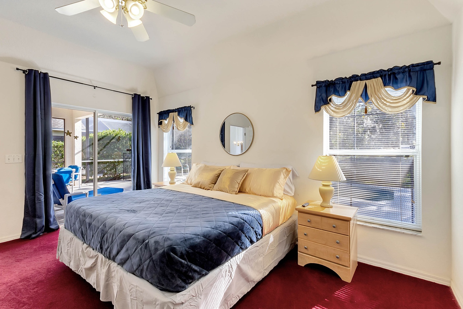 Bedroom 1 with King bed, Smart TV, en-suite, and pool access (1st floor)