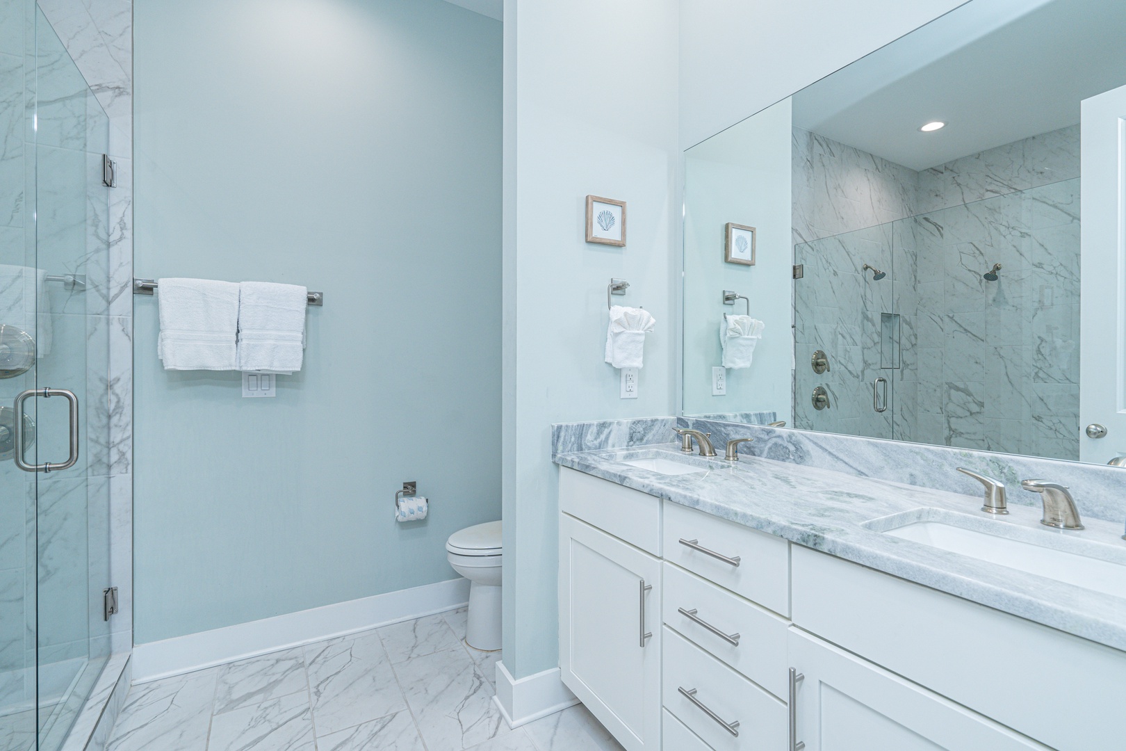 Ensuite bathroom with separate shower, and tub