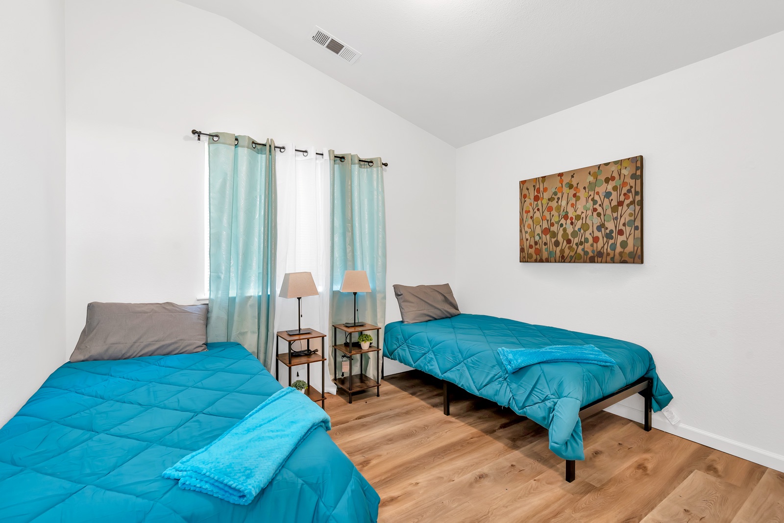 The double twin bedroom offers high ceilings & lots of space