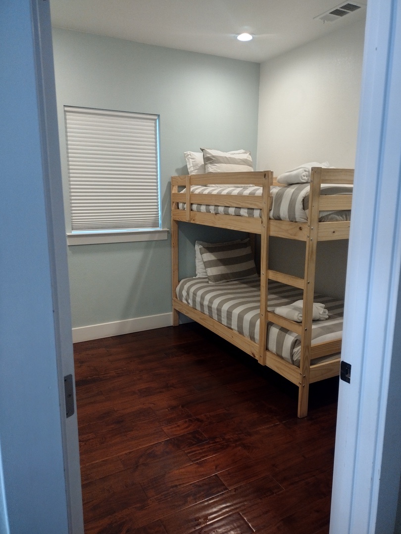 2nd bedroom: Twin bunk bed, great for kids (2nd floor)