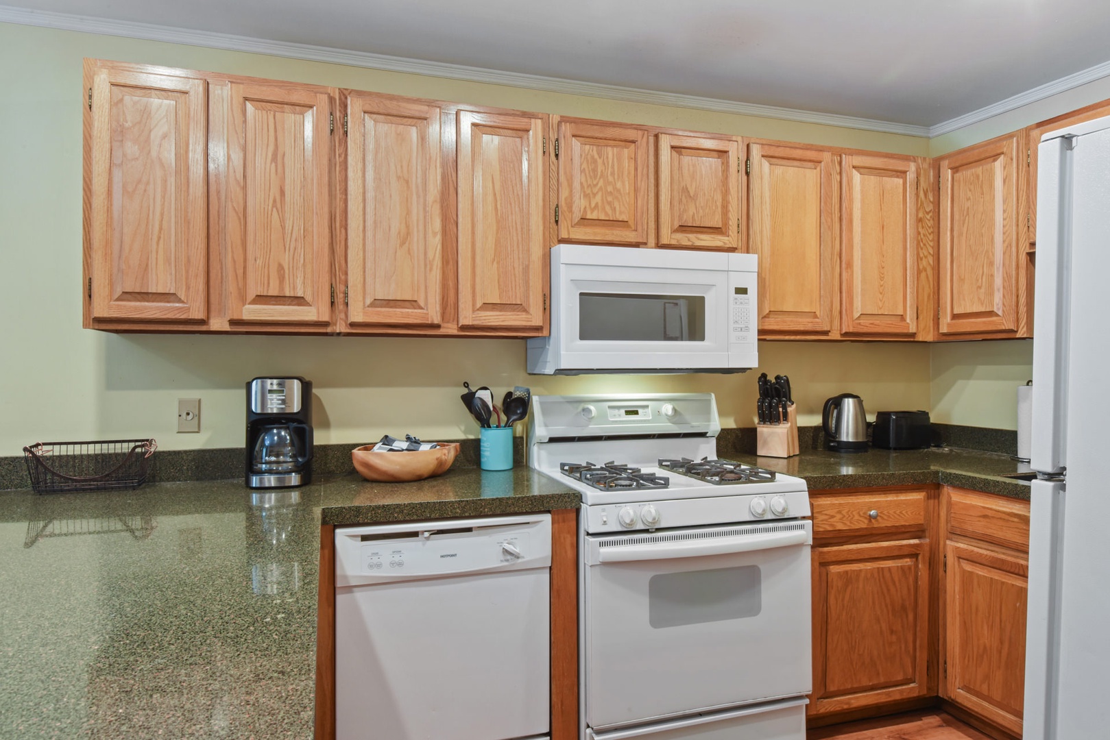 Ample counter space to help with prepare for a meal