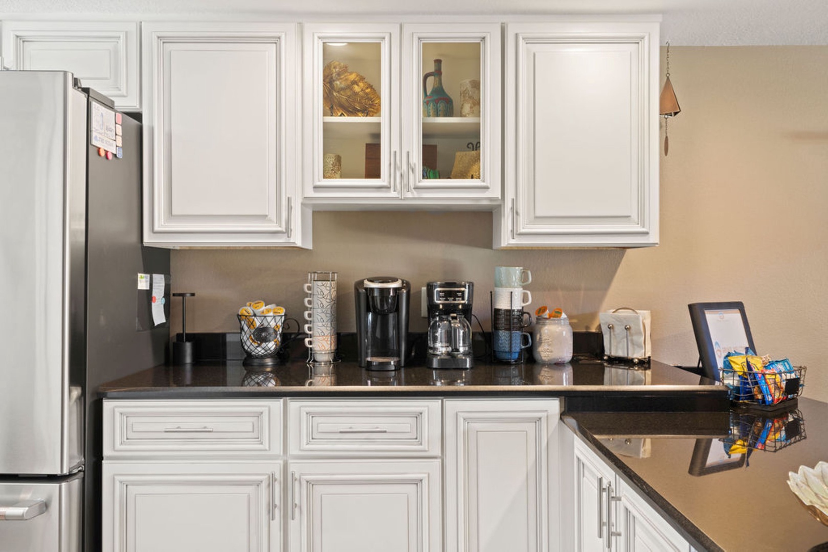 The well-equipped kitchen offers ample storage space & fantastic amenities
