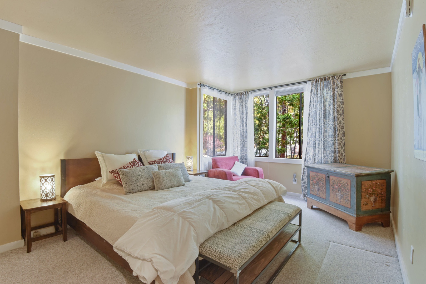 2nd bedroom: California King bed (downstairs)