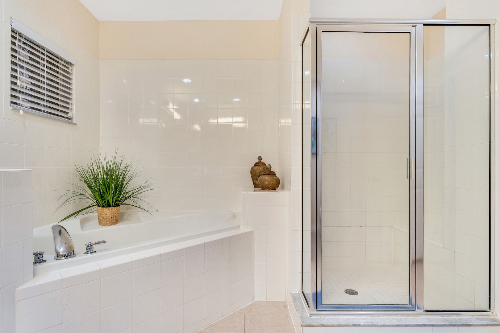 Ensuite bathroom with separate shower, and tub