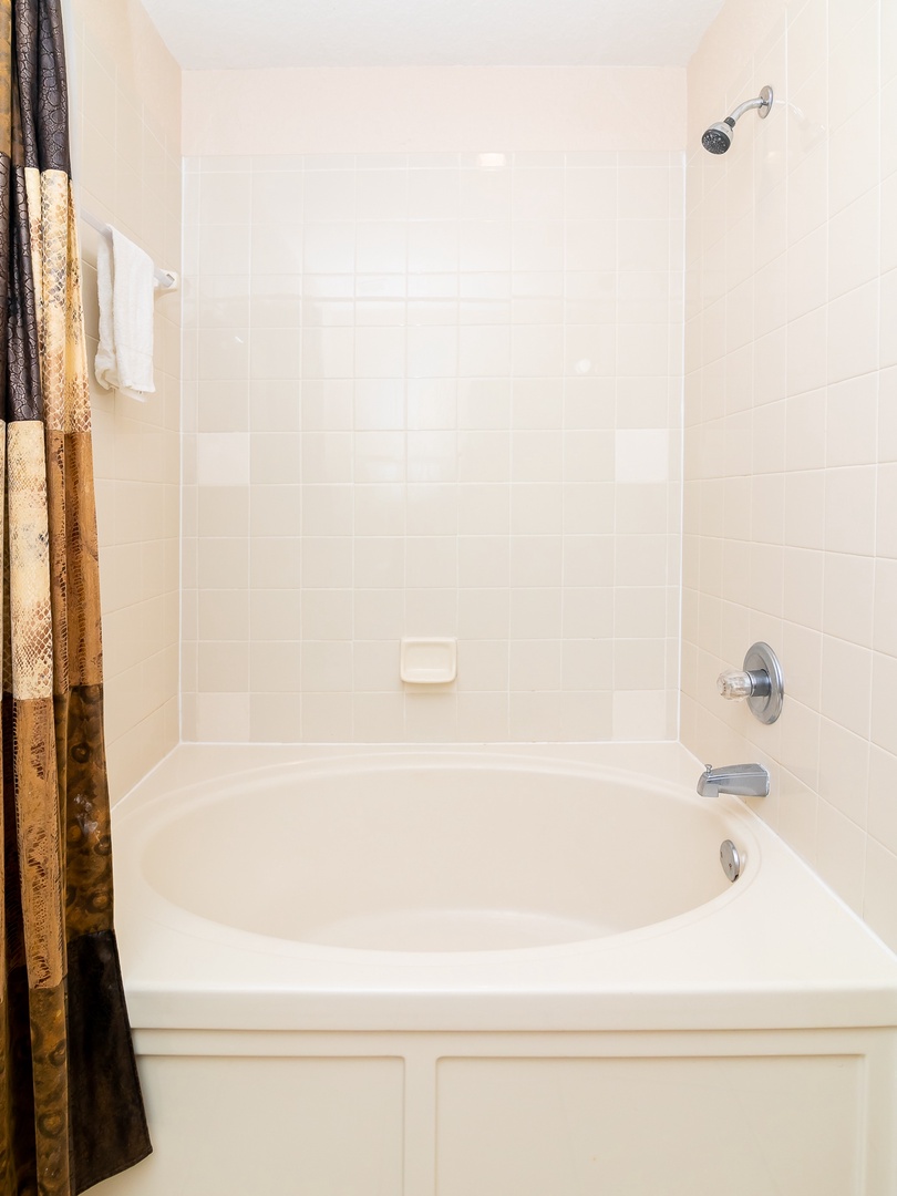 Bathroom #1 Shower/Tub Combo