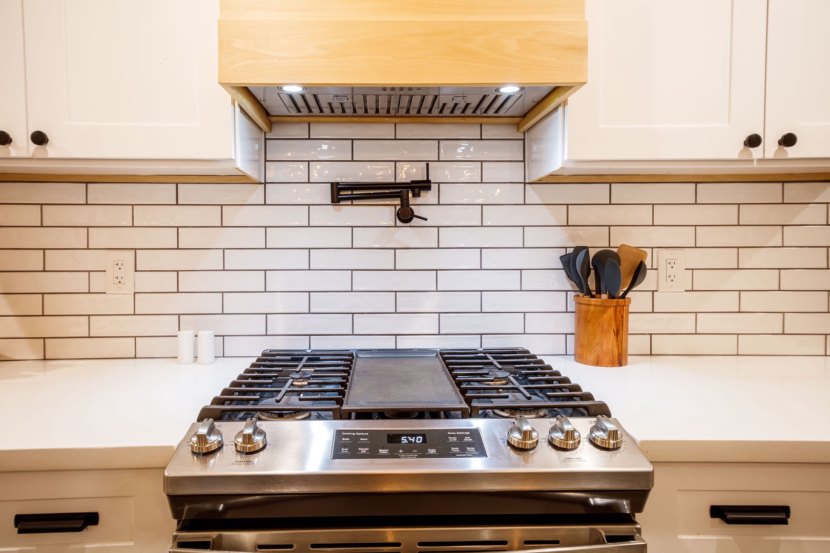 Enjoy luxe cooking on this gas stove and griddle