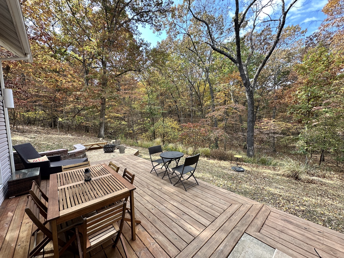 Please note: Outdoor lounger has been replace with teak wood dining table.