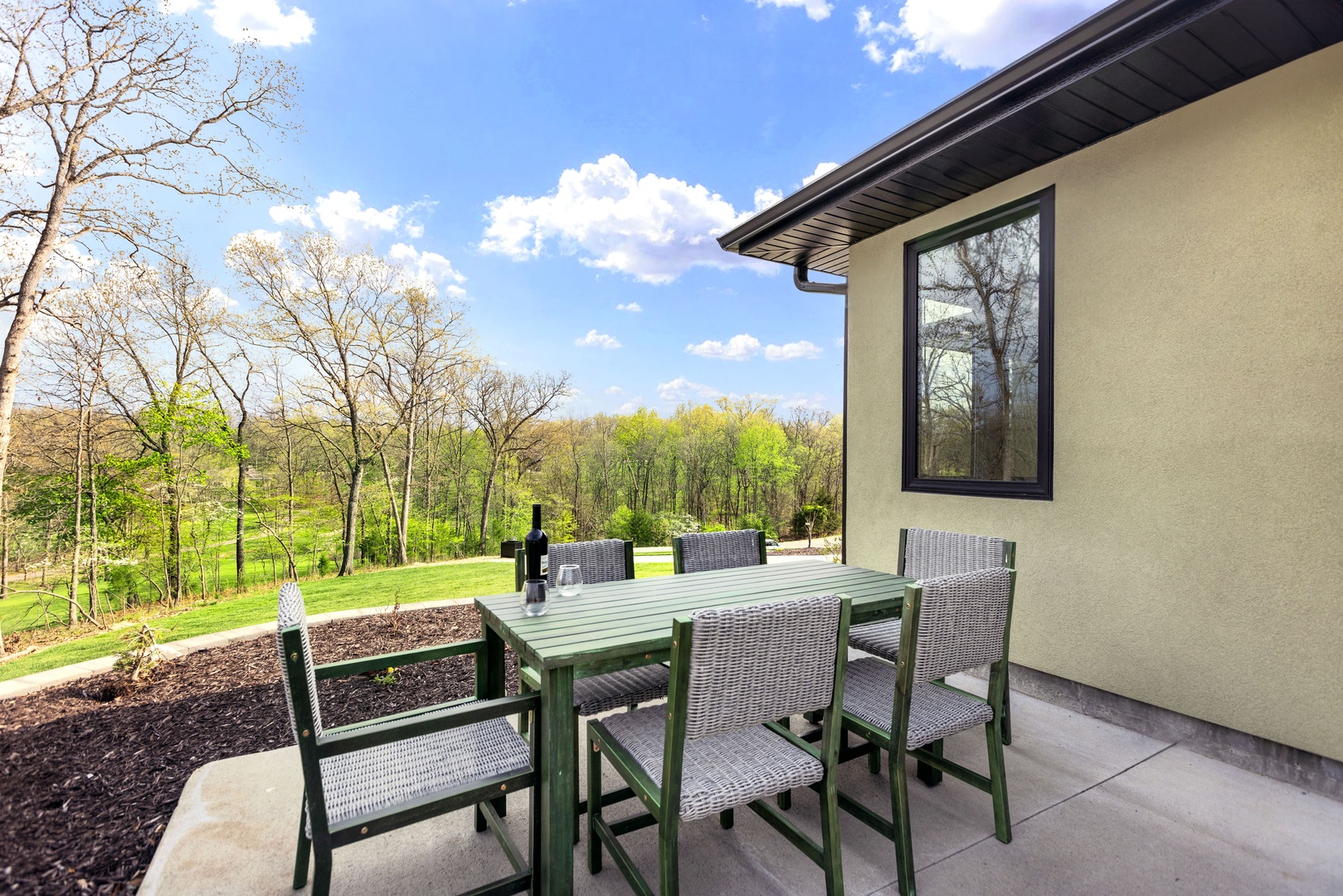 Grill up a feast on the patio and dine al fresco with stunning vistas