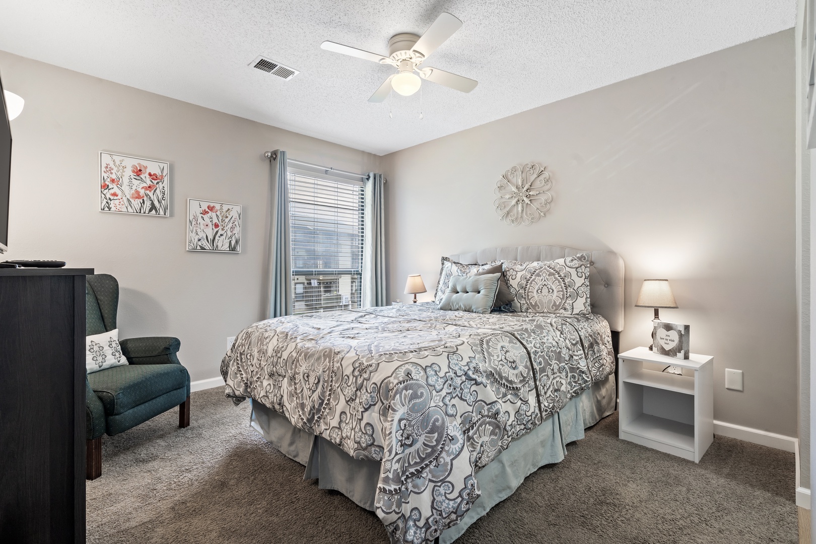 Bedroom with Queen Bed