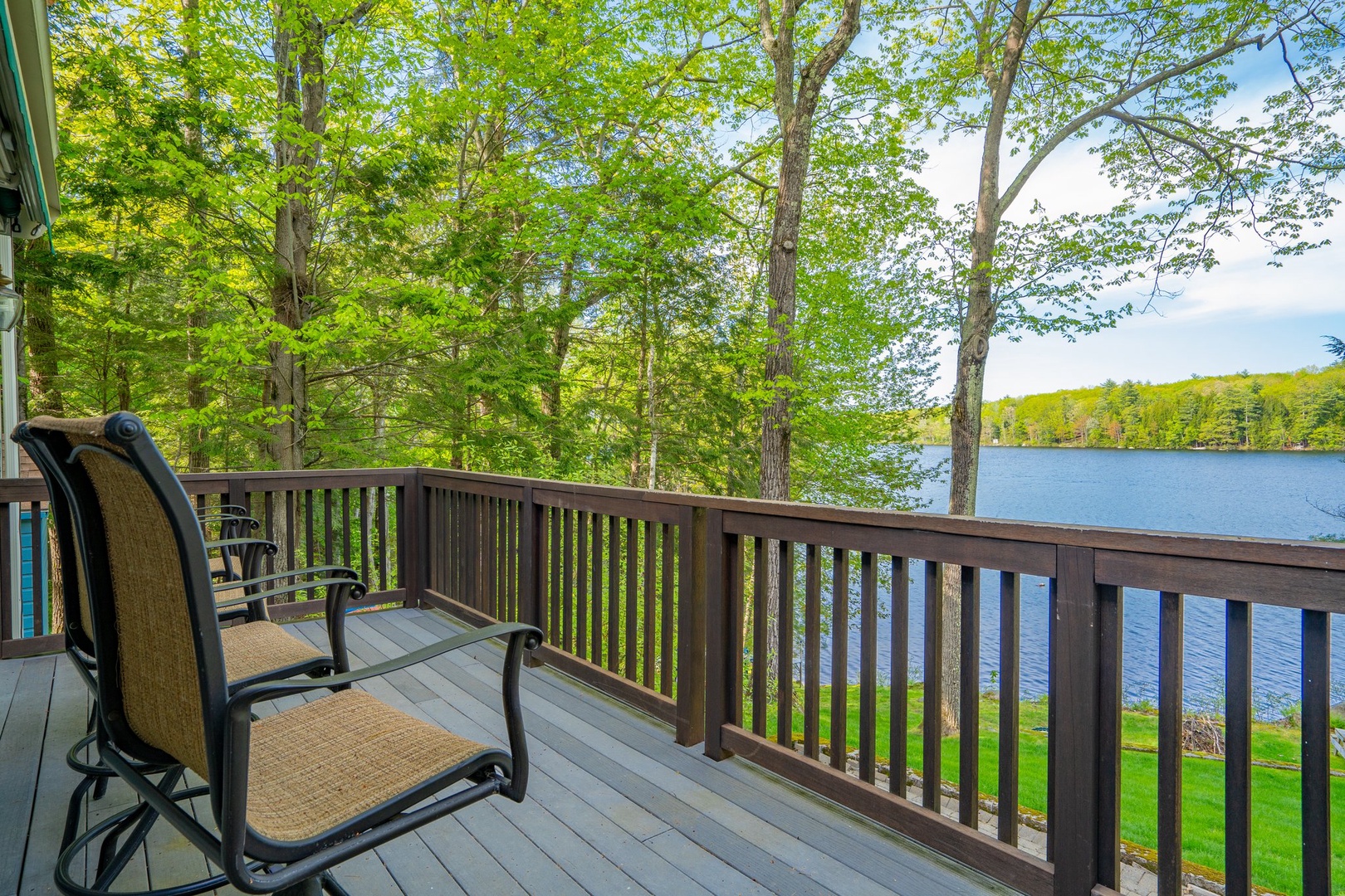 Lounge the day away or dine alfresco with water views on the deck?