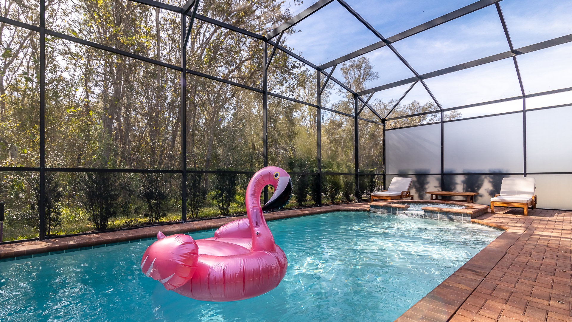 Instagrammable pool with amazing views