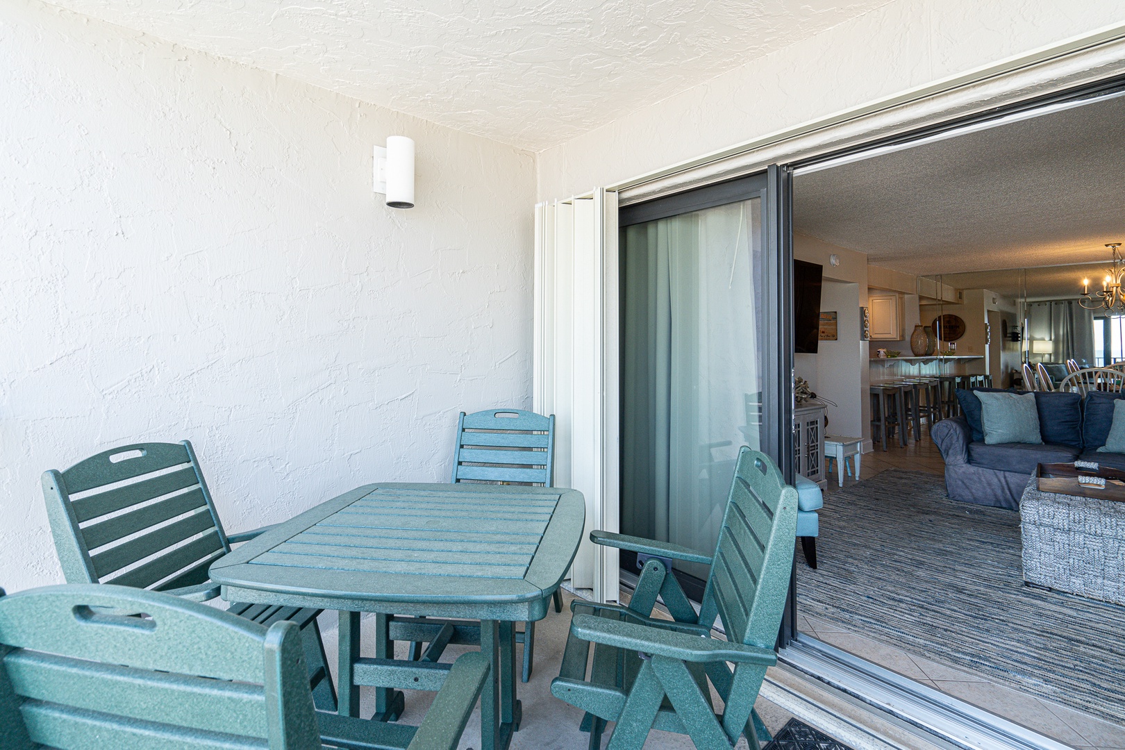 Balcony with outdoor seating