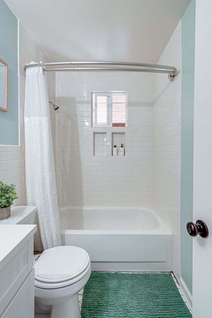 Bathroom with Shower/Tub Combo