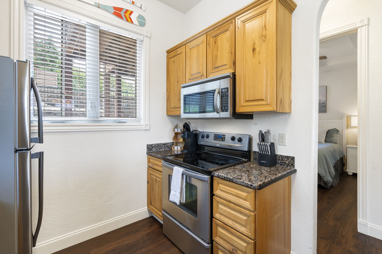 Enjoy all the comforts of home in the well-equipped kitchen