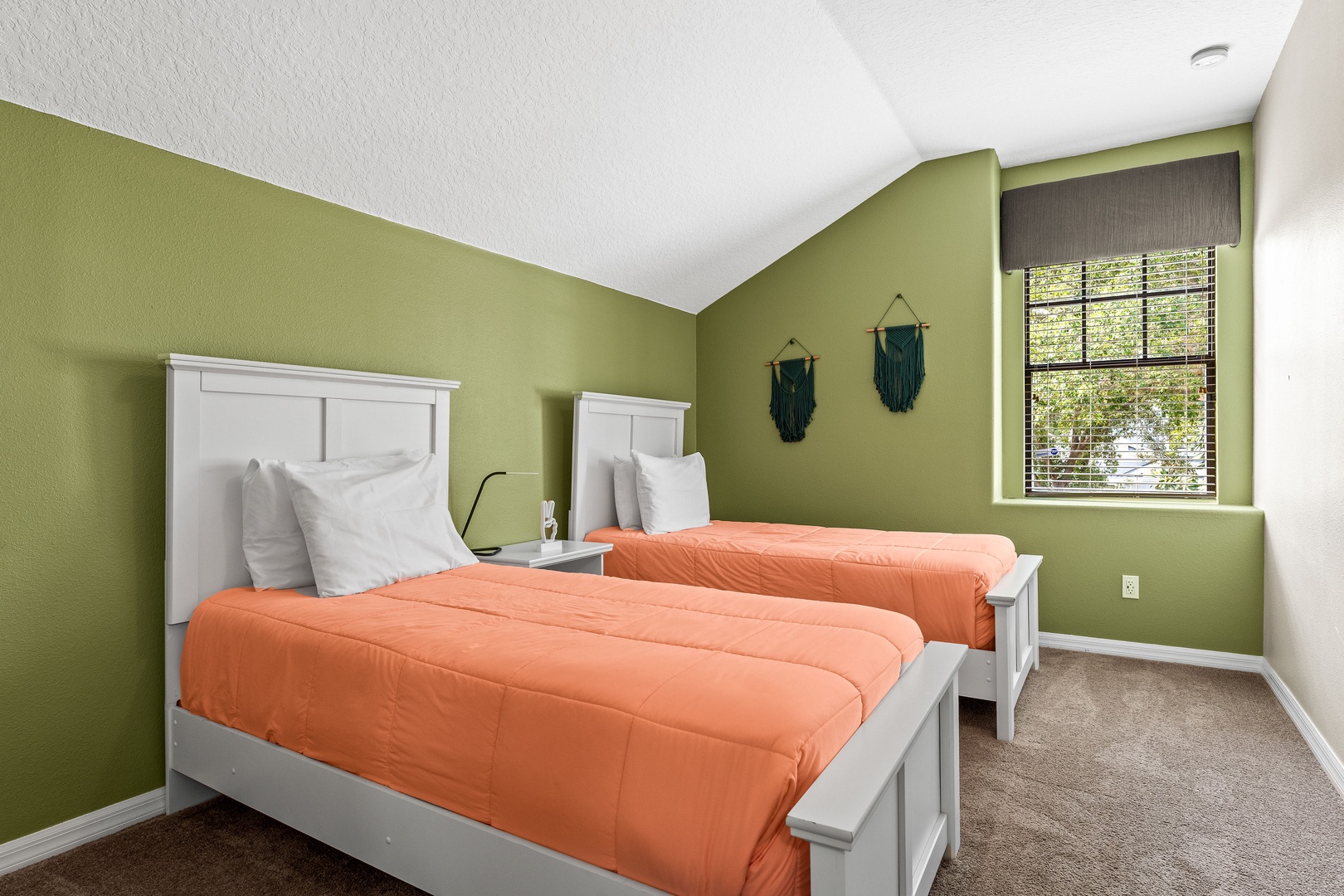 2nd floor serene retreat with two twin beds and thoughtful touches