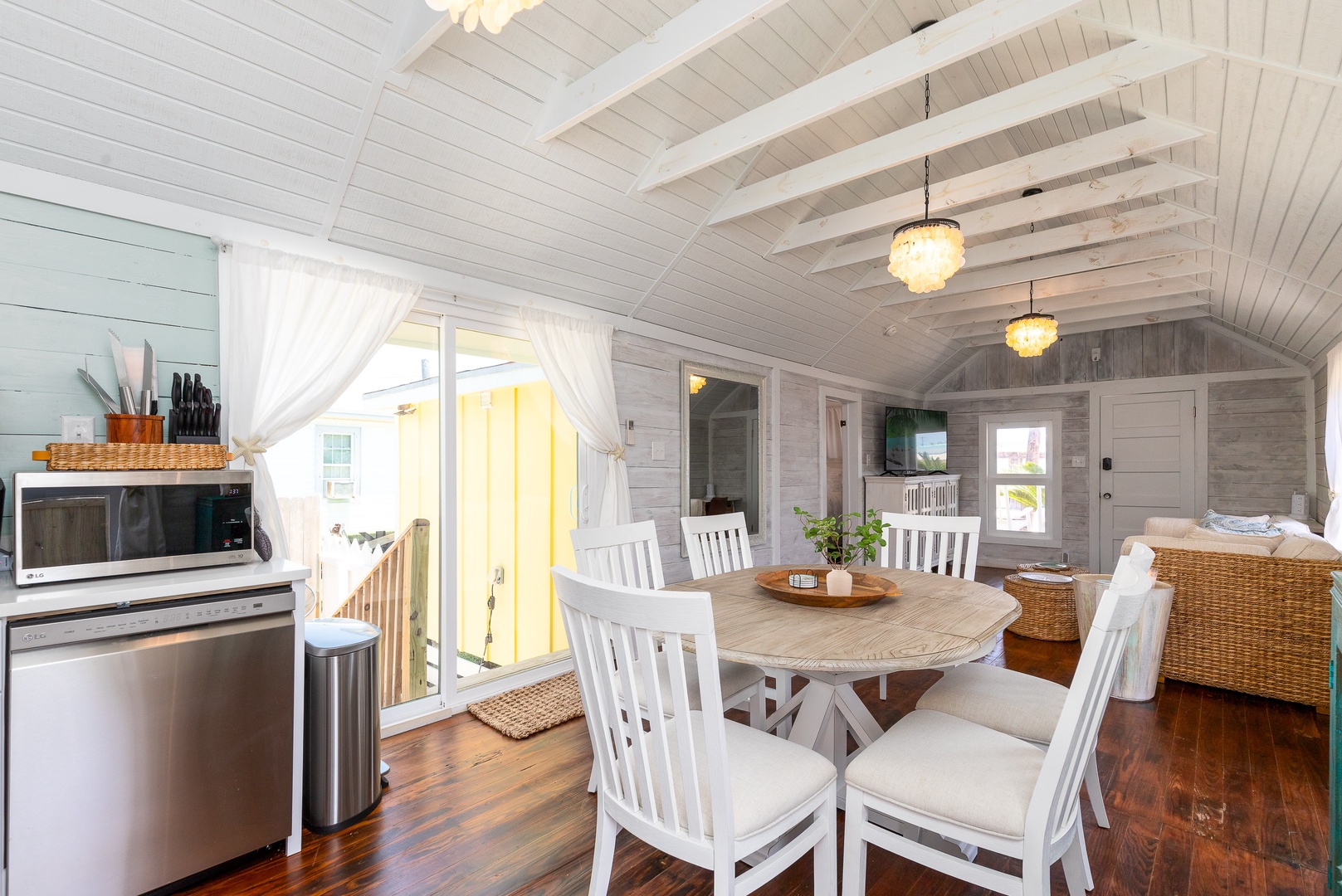 The delightful coastal kitchen is well-equipped for your visit to Port Aransas