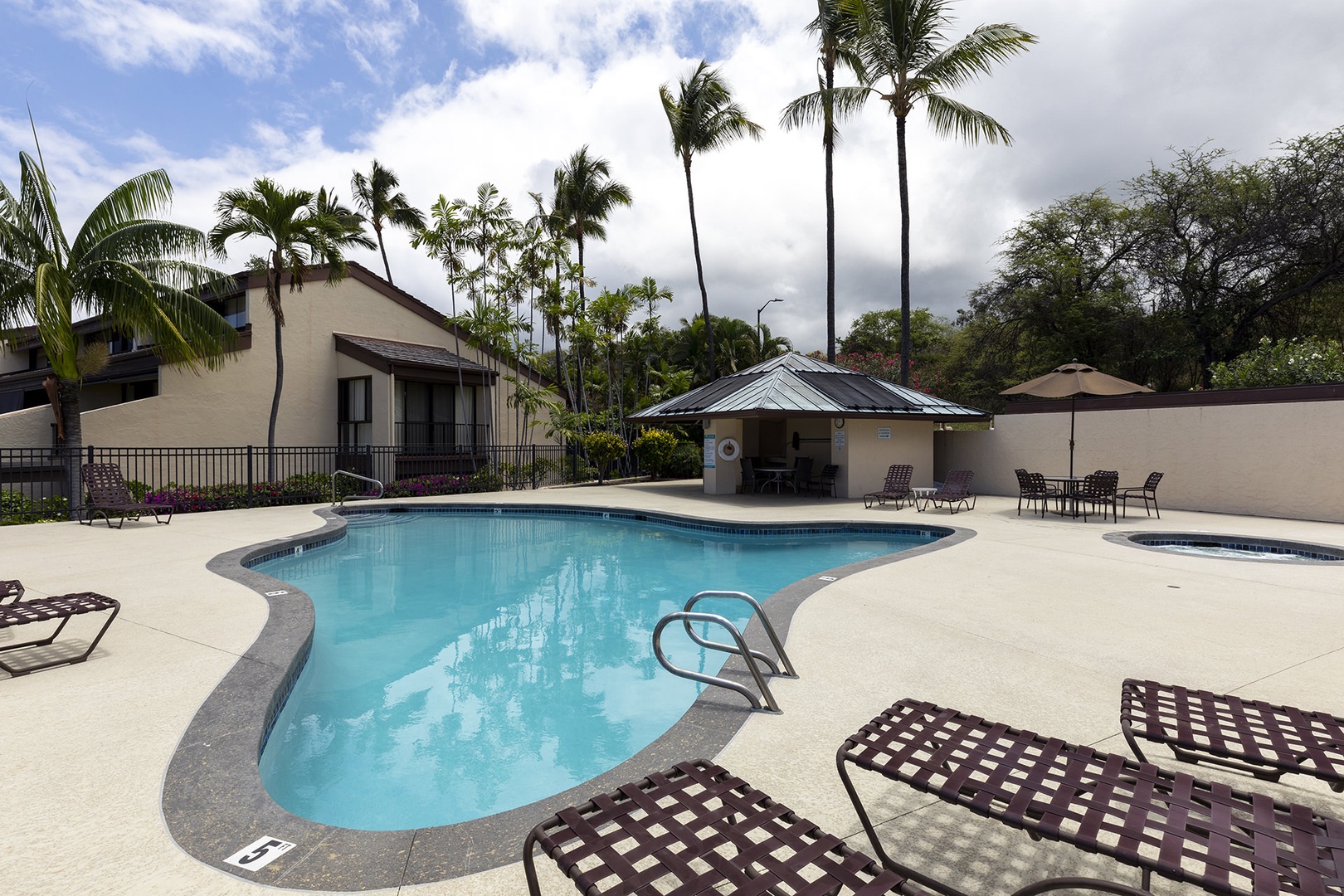 Country Club Villa Pool