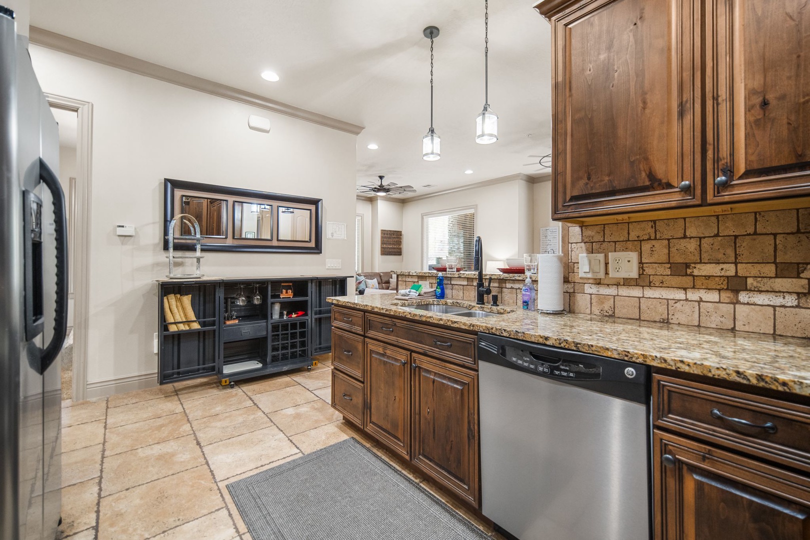 Fully furnished and equipped kitchen with bar seating