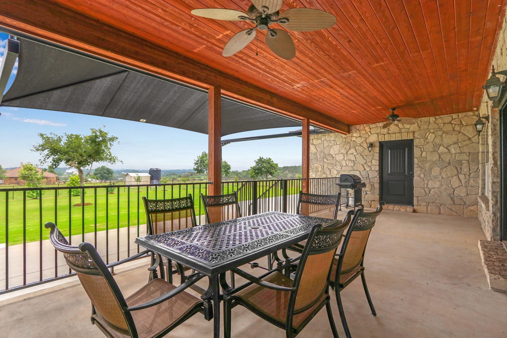 Dine alfresco or lounge the day away on the deck while you grill up a feast!