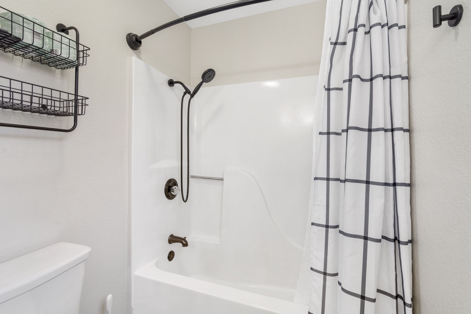 Bathroom #2 Shower/Tub Combo En-Suite to Bedroom #2