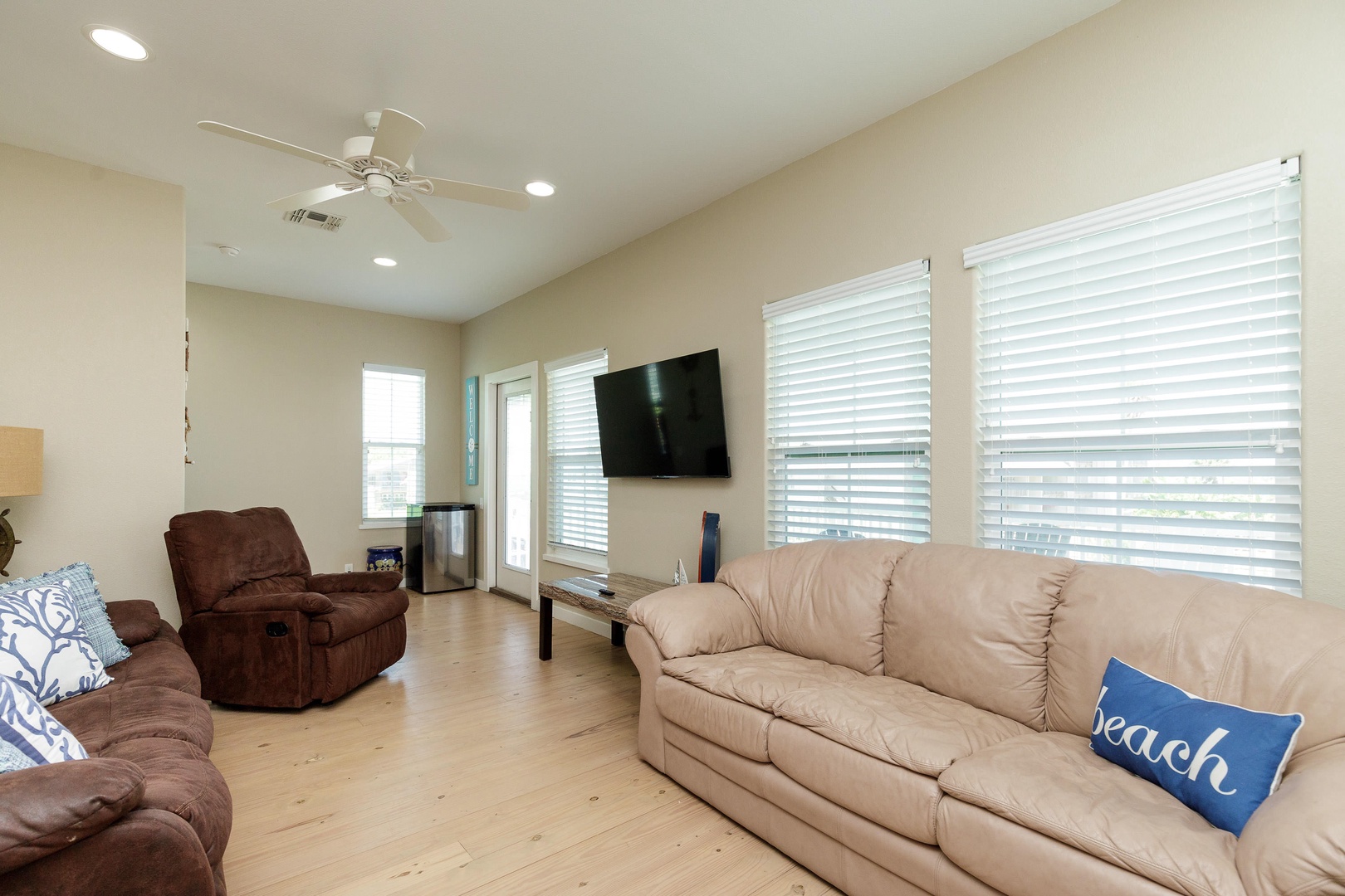 2nd floor living room